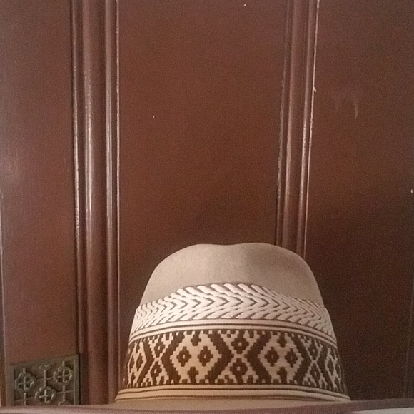 Host Pick! Soon! Olive Pique vintage wool hat - Picture 4 of 9